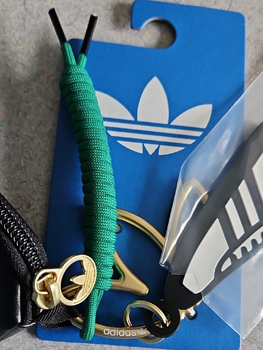 ADIDAS KEY CHAIN - Picture 4 of 12